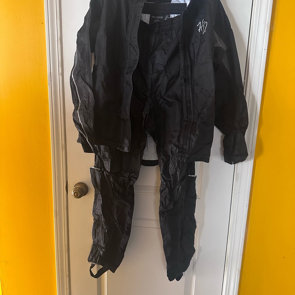 Harley-Davidson Black and silver rain suit